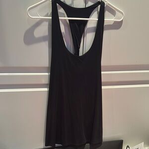 NWOT Alo Yoga size M tank
